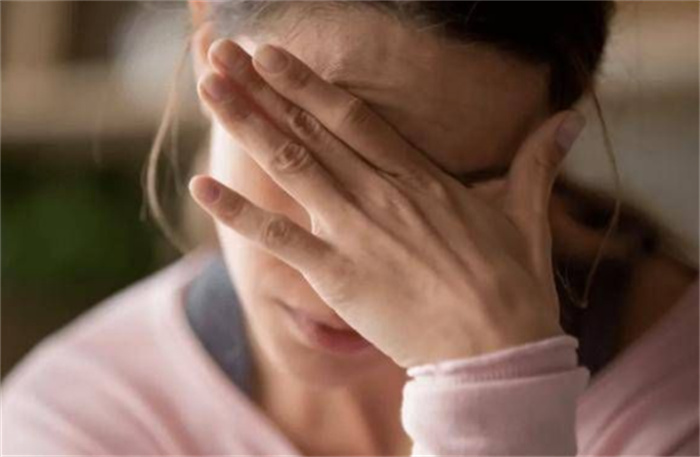 9个儿女要分财产小三露面：10亿遗产全归我