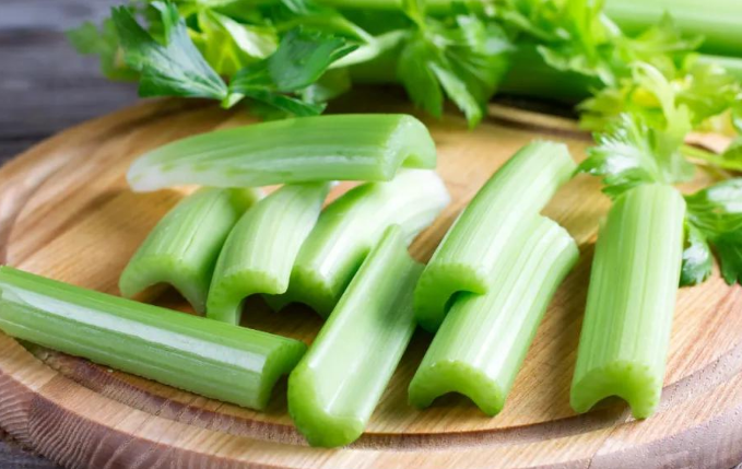 流言：一天一杯芹菜汁可以降血压