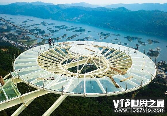 世界上最大玻璃观景平台,仙岛湖天空之镜创吉尼斯(700平方米)