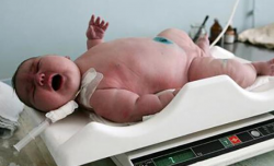 世界上最胖的婴儿 出生时体重36斤打破世界纪录