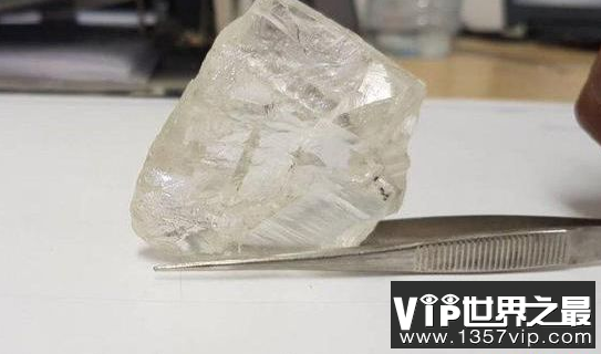 世界上最贫穷的国家挖出了一颗重达476克拉的钻石