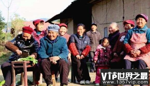 我国最神秘的“轮回村”，母亲比儿子还小几岁