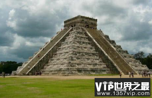 玛雅金字塔内部发现奇怪水潭，或可解开玛雅人消失的谜团
