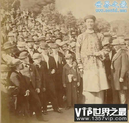 世界最矮的人，钱德拉一生只有54.6厘米(75岁)(www.1357vip.com)