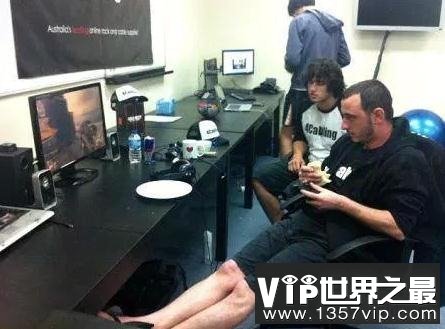 世界上连续玩游戏时间最长的人，135小时50分钟(www.1357vip.com)