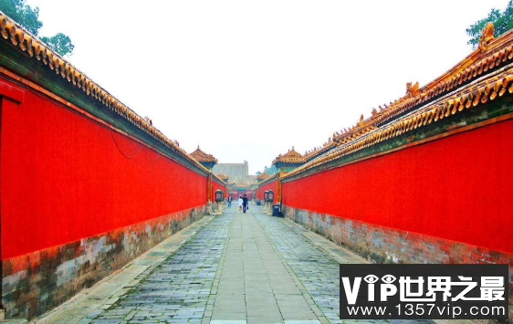故宫宫女入墙灵异事件，大白天撞鬼，目击者被吓死（图4）