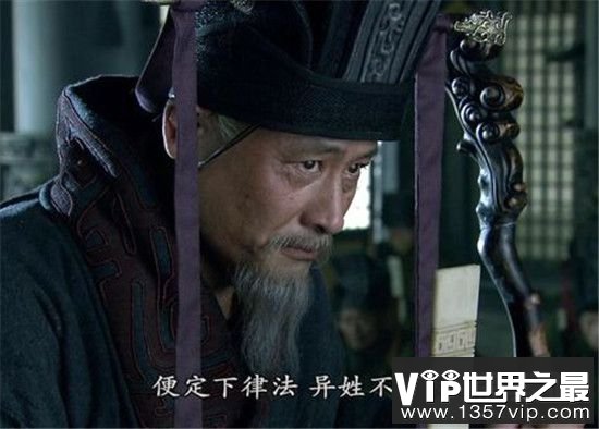 荀彧为什么反对曹操称王？ 曹操为什么要杀自己肱骨之臣荀彧?