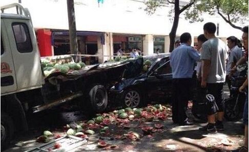 9·2宁波割喉杀人案 凶手开车撞人后持刀割喉，现场太惨了！