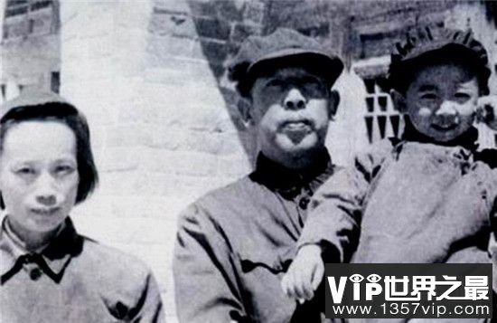 李维汉与金维映和孩子李铁映