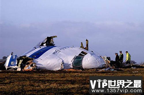 洛克比空难疑云,飞机为何在空中解体?