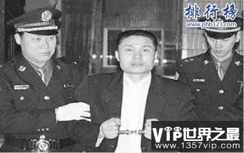 中国十大杀人魔:一个用轧面条机杀17人一个因口角杀12人