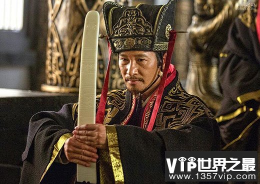 荀彧是怎么死的?曹操使人送饮食一盒里面却是空的是什么意思