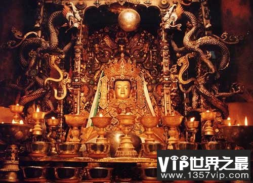 为何内地多拜菩萨而西藏供奉佛祖