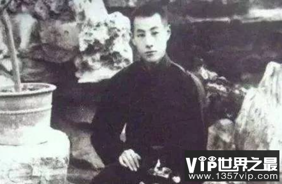 黄金荣和卢小嘉的纠葛往事，黄金荣错爱露兰春被绑架