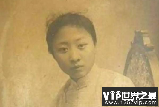 黄金荣和卢小嘉的纠葛往事，黄金荣错爱露兰春被绑架