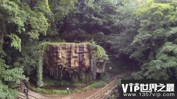 世界上最神奇的泉水：尼德河能让接触的物体石化