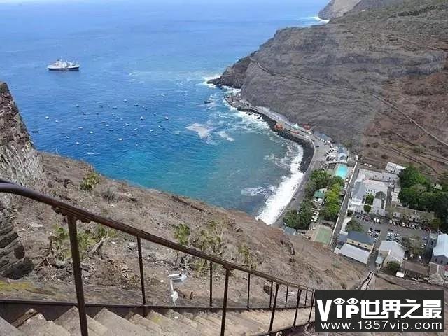世界上最没用的机场：耗资27亿，仅有1架飞机降落
