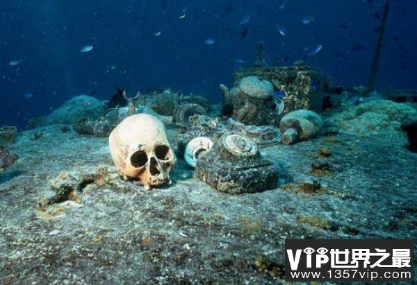 世界上最恐怖的湖泊：特鲁克泻湖是潜水者的坟墓