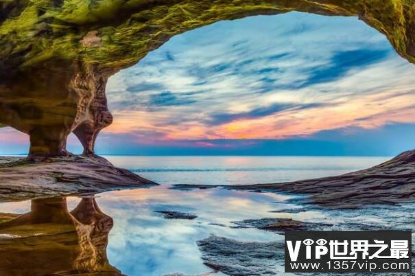 世界上最大的淡水湖：苏必利尔湖面积约82414平方千米