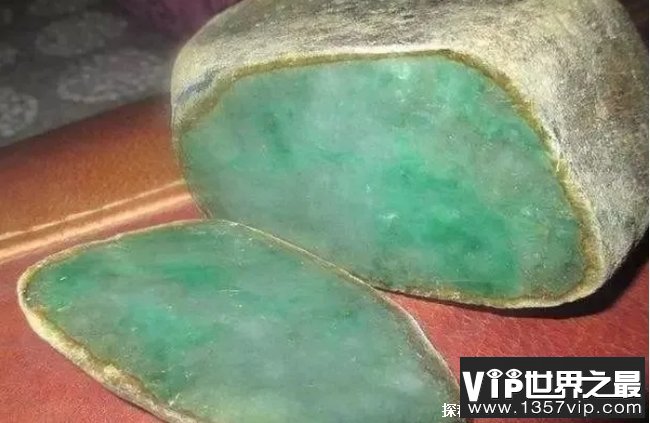 世界上最大的翡翠 翡翠原石重210吨(发现于缅甸)