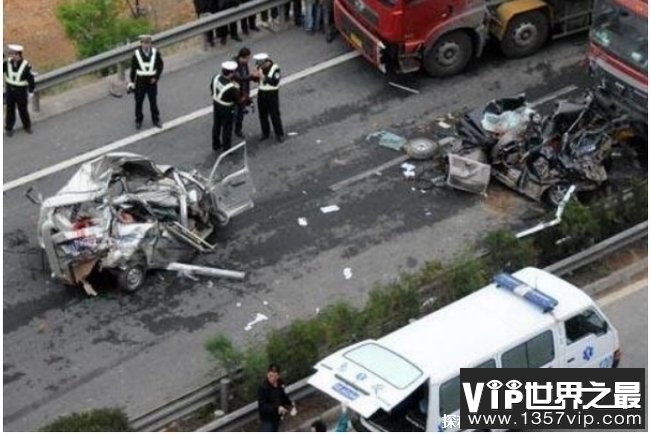 兰新公路被称为中国陆地百慕大 经常发生车祸(未解之谜)