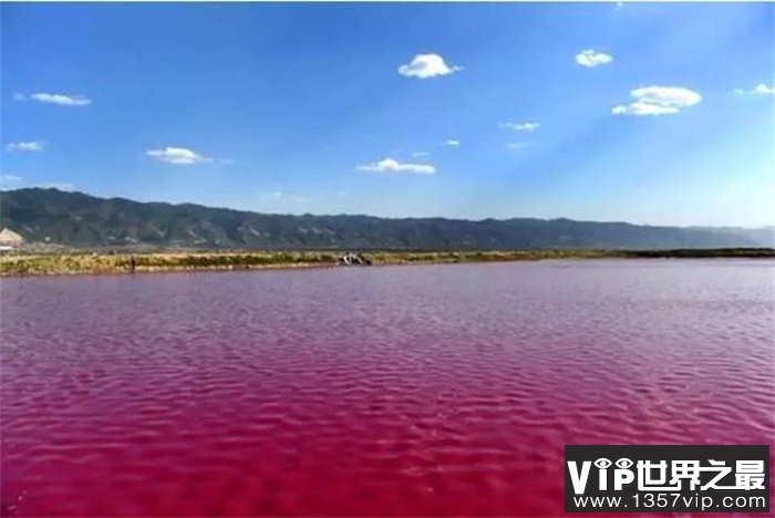 诡异的血湖出现在我国山西 隐藏着什么秘密（天然盆地）