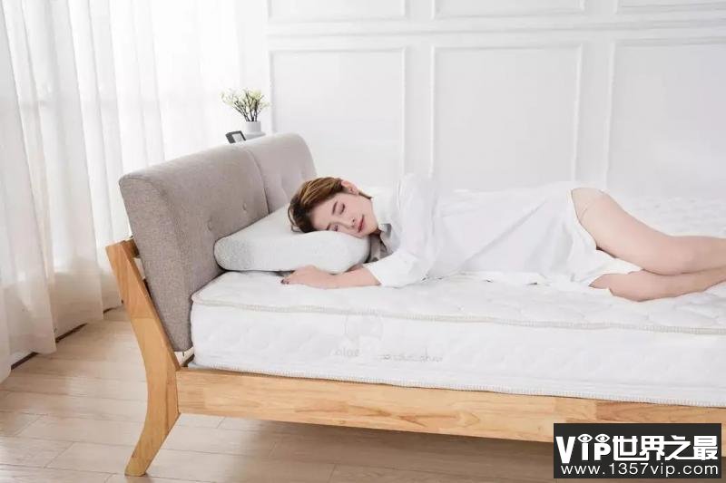 腰痛的时候需要换个硬床来睡吗