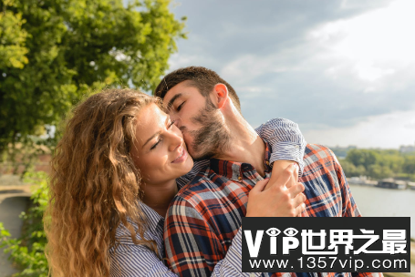 夫妻之间晚上怎么增进感情