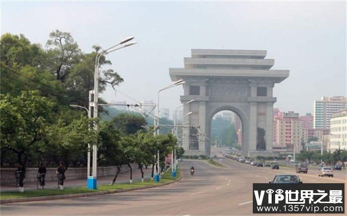 朝鲜旅游  美国小伙被判十五年  回国后居然死了