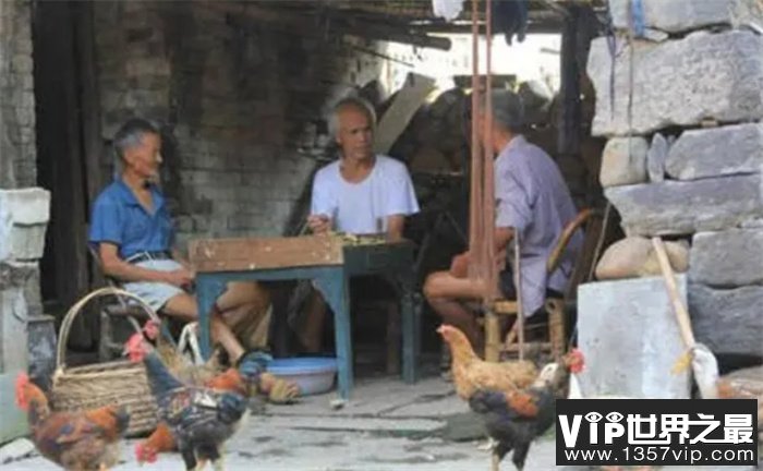陕西有个“喝尿村” 村民靠喝尿强身，还说喝尿比喝酒爽