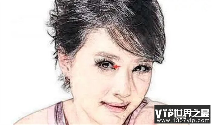 五种克夫严重的女人面相，贪图名利，对感情三心二意，容易离婚！