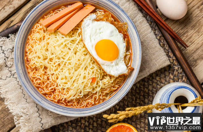 为什么方便面煮着吃比泡着味道好 为什么赈灾食品中总是有方便面的身影