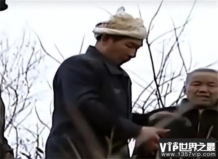 2011年，湖南男子连续7日梦到亡母，挖坟开棺后，尸骨果然不见