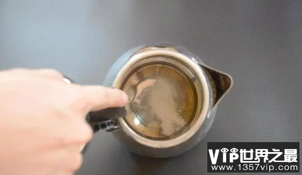 壶底有水垢会影响健康吗 不同的电热水壶怎么选